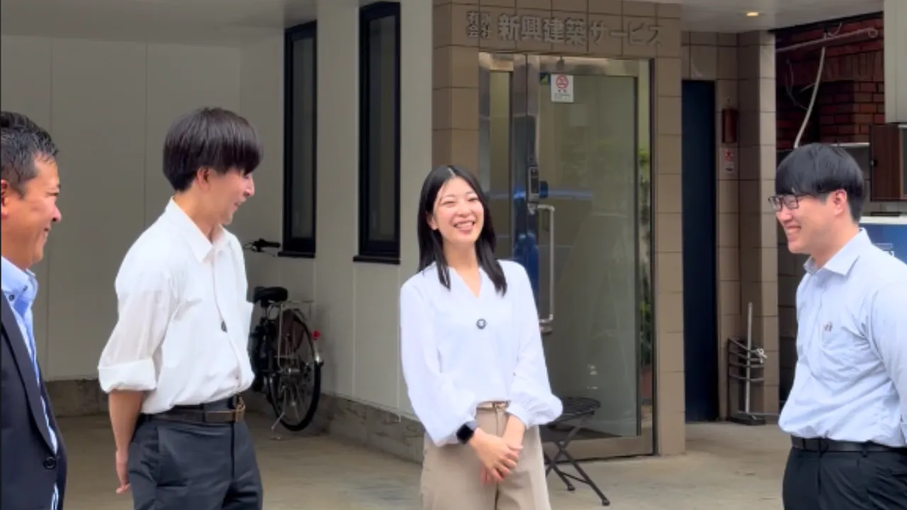 新興建築サービスで働く社員の様子